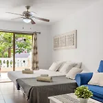 Castle Harbour Samuel's Flat شقة *
