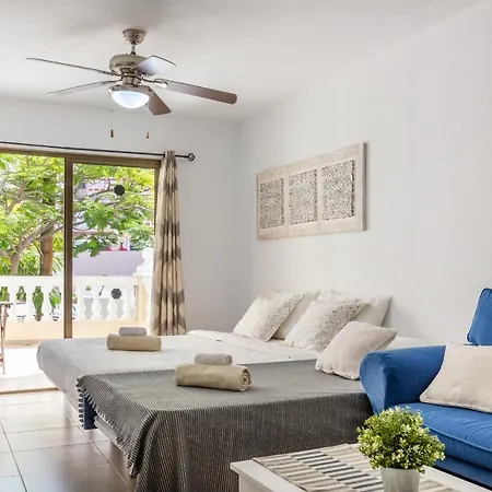 Castle Harbour Samuel's Flat Apartman *